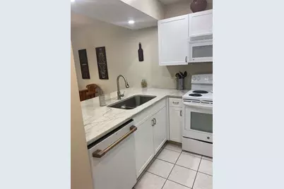 622 Bird Bay Drive S #203, Venice, FL 34285 - Photo 4
