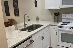 622 Bird Bay Dr S, Venice, FL 34285 - Photo 4