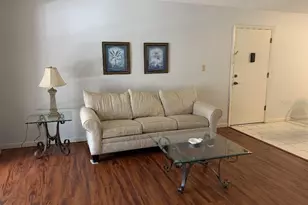 622 Bird Bay Dr S, Venice, FL 34285 - Photo 4