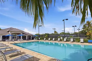 9320 Clubside Circle S, Sarasota, FL 34238 - Photo 6