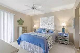 9320 Clubside Circle S, Sarasota, FL 34238 - Photo 18