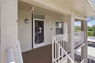 9320 Clubside Circle S, Sarasota, FL 34238 - Photo 2