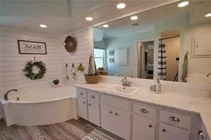 815 Acadia Rd, Venice, FL 34293 - Photo 32