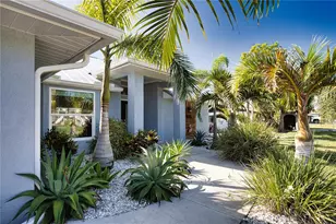 815 Acadia Rd, Venice, FL 34293 - Photo 2
