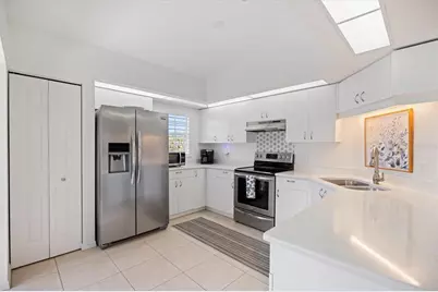 801 Montrose Drive #202, Venice, FL 34293 - Photo 4
