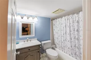 646 Bird Bay Dr E, Venice, FL 34285 - Photo 22