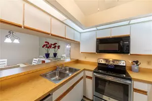646 Bird Bay Dr E, Venice, FL 34285 - Photo 14