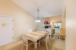 646 Bird Bay Dr E, Venice, FL 34285 - Photo 2
