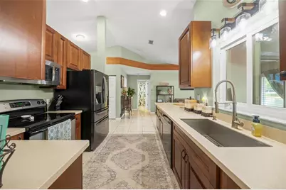 7727 36th Lane E, Sarasota, FL 34243 - Photo 10