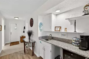 305 Mission Trail W, Venice, FL 34285 - Photo 6