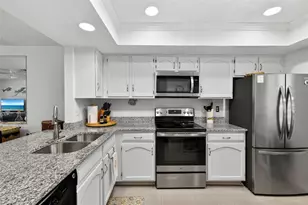 305 Mission Trail W, Venice, FL 34285 - Photo 10