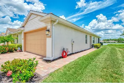 329 Ibiza Loop, Venice, FL 34292 - Photo 4
