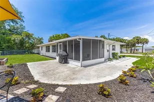 1417 Terrace Dr, Venice, FL 34285 - Photo 12