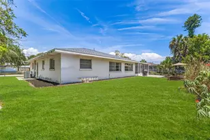 1417 Terrace Dr, Venice, FL 34285 - Photo 10