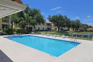904 Casa Del Lago Way, Venice, FL 34292 - Photo 2