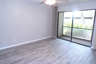622 Bird Bay Dr S, Venice, FL 34285 - Photo 8