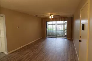 622 Bird Bay Dr S, Venice, FL 34285 - Photo 4