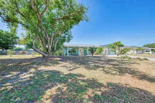 3078 Spencer Ln, Sarasota, FL 34239 - Photo 2
