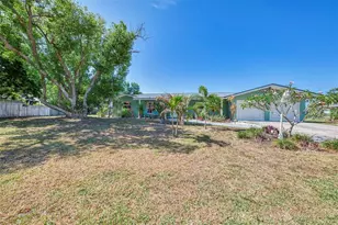 3078 Spencer Ln, Sarasota, FL 34239 - Photo 4