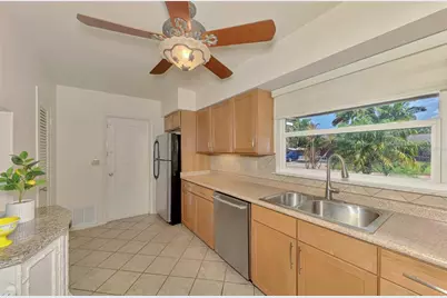 3078 Spencer Lane, Sarasota, FL 34239 - Photo 20