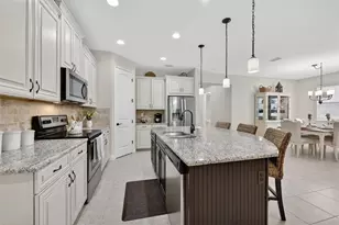 12020 Tapestry Ln, Venice, FL 34293 - Photo 8
