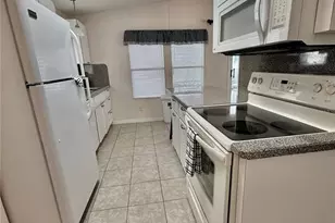 615 S Green Cir, Venice, FL 34285 - Photo 10