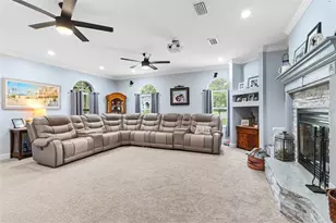 2010 Deerbrook Dr, Lakeland, FL 33811 - Photo 10