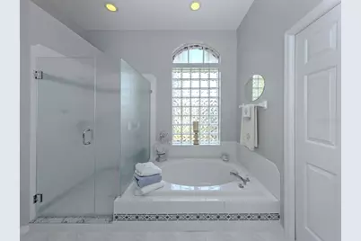 417 Pebble Creek Court, Venice, FL 34285 - Photo 18