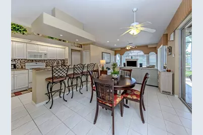 417 Pebble Creek Court, Venice, FL 34285 - Photo 14