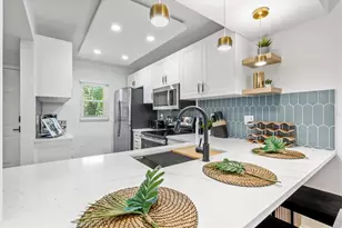 437 Cerromar Ln, Venice, FL 34293 - Photo 6