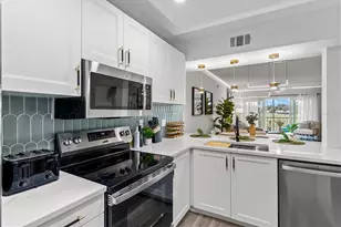 437 Cerromar Ln, Venice, FL 34293 - Photo 4