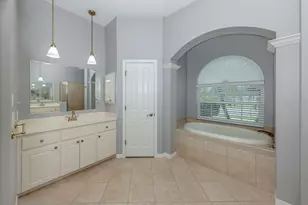 715 Thistle Lake Dr, Venice, FL 34293 - Photo 22