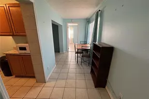 104 Base Ave W, Venice, FL 34285 - Photo 2