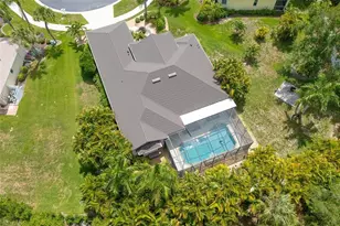 122 Clear Lake Dr, Englewood, FL 34223 - Photo 4