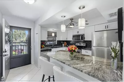 931 Capri Isles Boulevard #32, Venice, FL 34292 - Photo 4