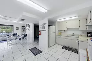 931 Capri Isles Blvd, Venice, FL 34292 - Photo 32