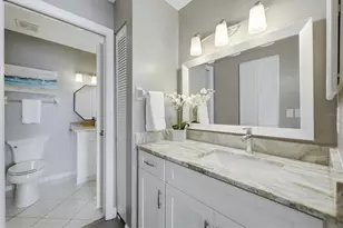 931 Capri Isles Blvd, Venice, FL 34292 - Photo 20