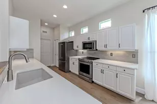 128 Amora Ave, Venice, FL 34285 - Photo 6