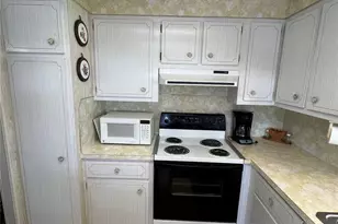 824 Trento, Venice, FL 34285 - Photo 14