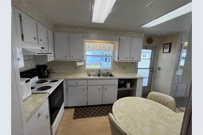 824 Trento, Venice, FL 34285 - Photo 12