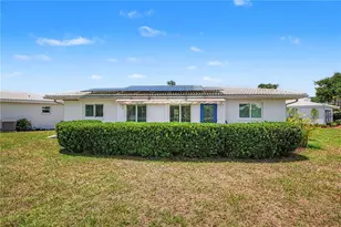 422 Circlewood Dr, Venice, FL 34293 - Photo 32