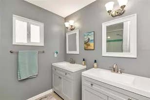 422 Circlewood Dr, Venice, FL 34293 - Photo 24