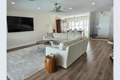 917 S Gondola Drive, Venice, FL 34293 - Photo 4