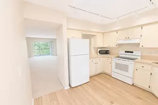 211 Rubens Dr, Nokomis, FL 34275 - Photo 12