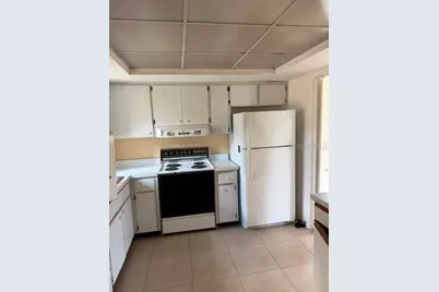 39 Strathmore Boulevard, Sarasota, FL 34233 - Photo 8