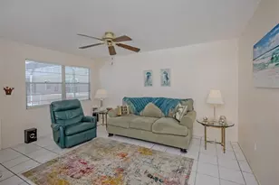 537 Manatee Ct, Venice, FL 34285 - Photo 6