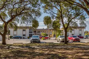 537 Manatee Ct, Venice, FL 34285 - Photo 18