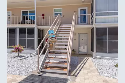 537 Manatee Ct #204, Venice, FL 34285 - Photo 4