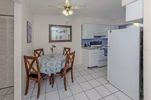 537 Manatee Ct, Venice, FL 34285 - Photo 10
