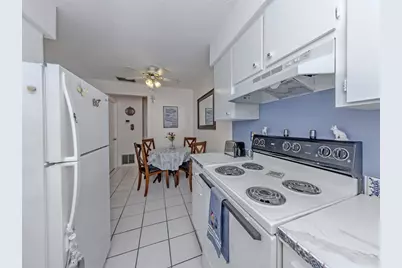 537 Manatee Ct #204, Venice, FL 34285 - Photo 12